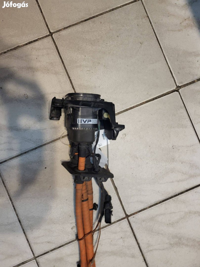 Audi e-tron töltőport használt 4KL971093S