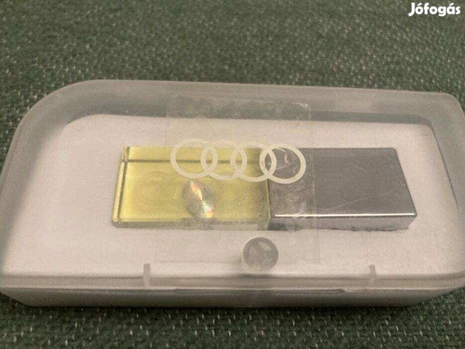 Audi fém & üveg USB pendrive 8 GB dobozban