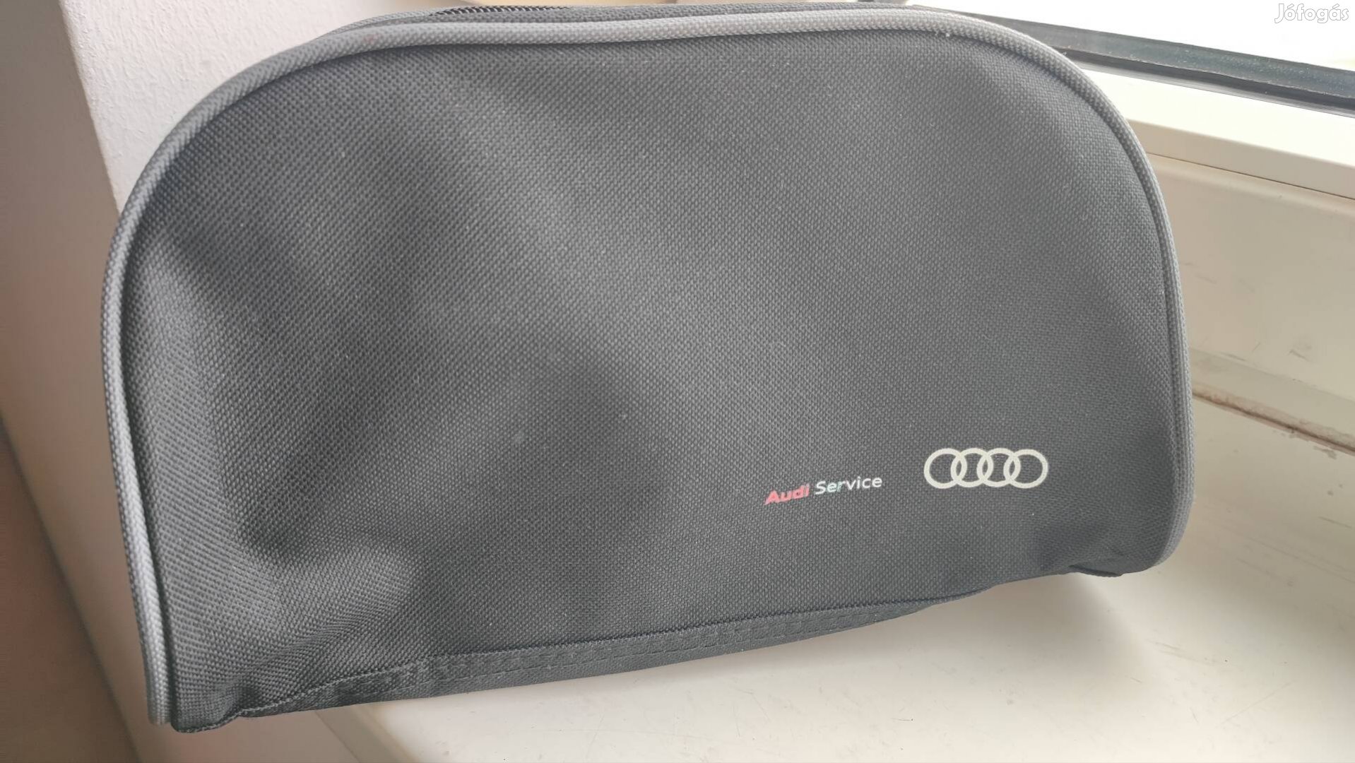 Audi férfi pipere táska neszeszer