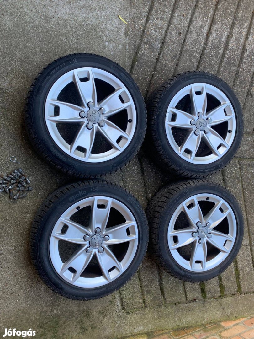 Audi gyári 17-es alufelni új 4 évszakos gumival