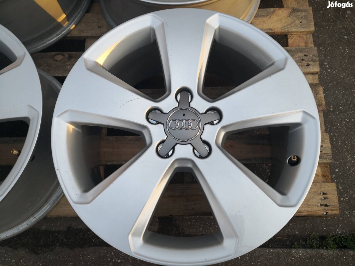 Audi gyári 17-es alufelnik 5x112-es