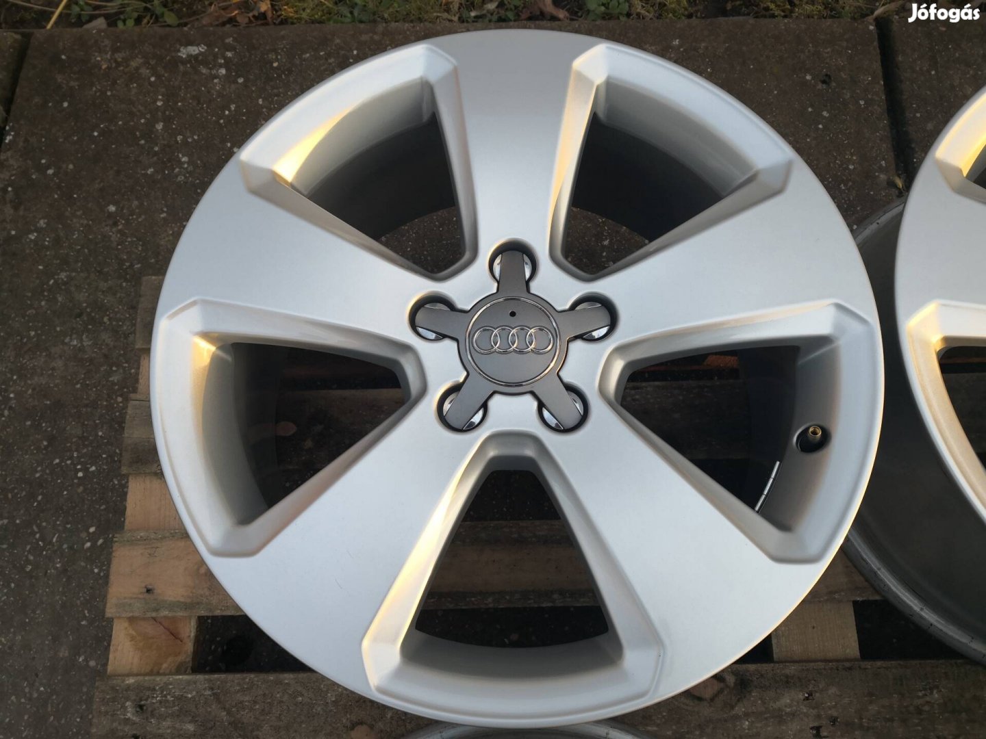 Audi gyári 17-es alufelnik 5x112-es 