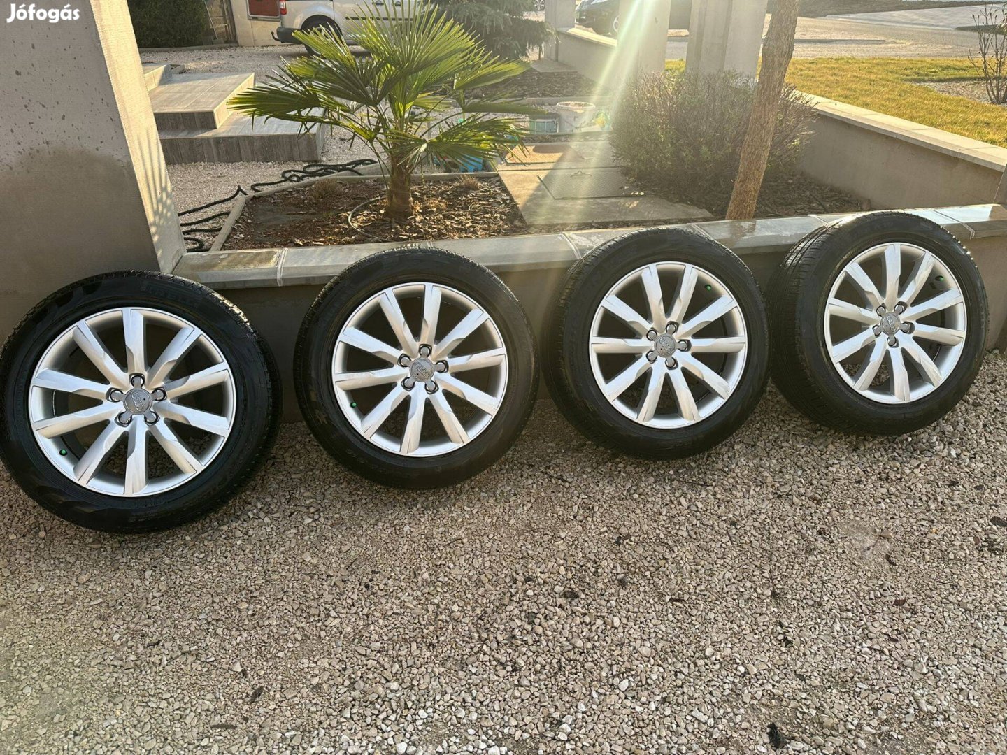 Audi gyári 19" alufelni 235/55 R19 Pirelli 4 évszakos gumival