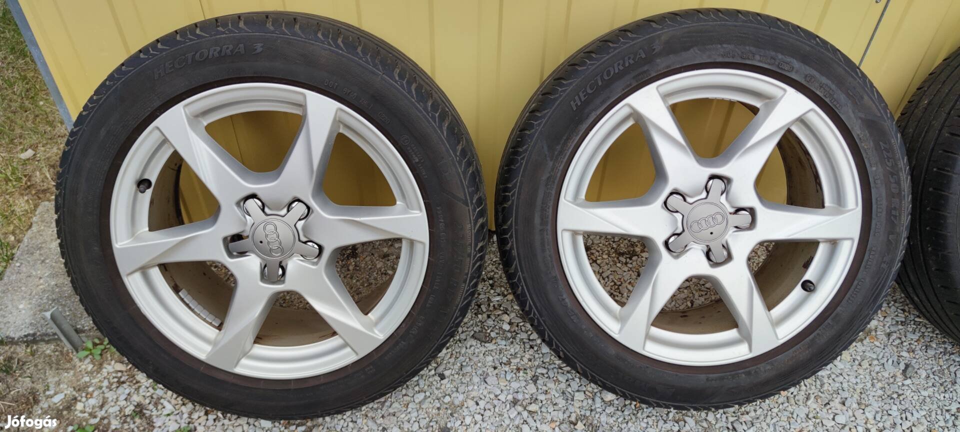 Audi gyári alufelni gumival 17"