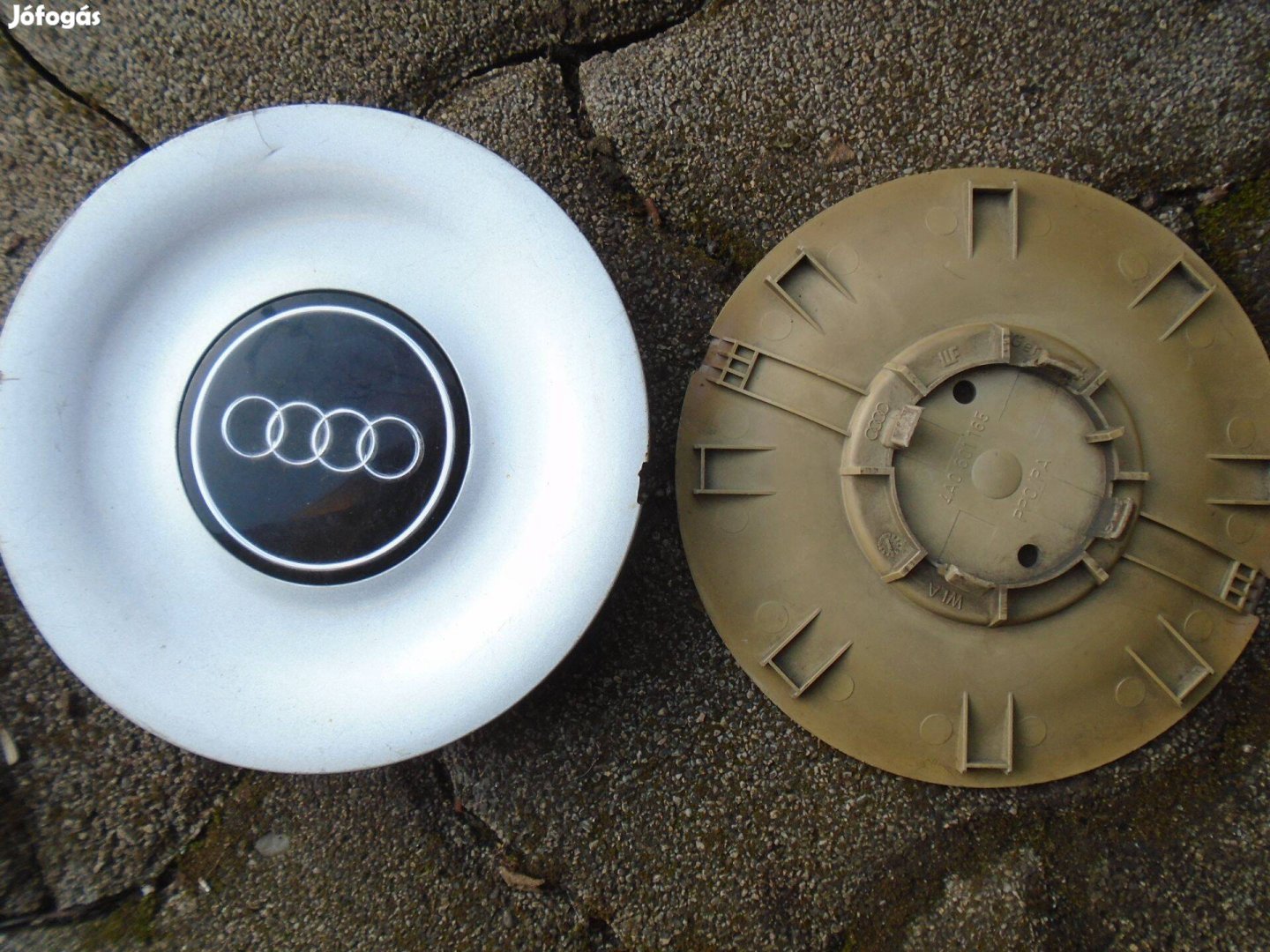 Audi gyári alufelni kupak / porvédő 2 db eladó