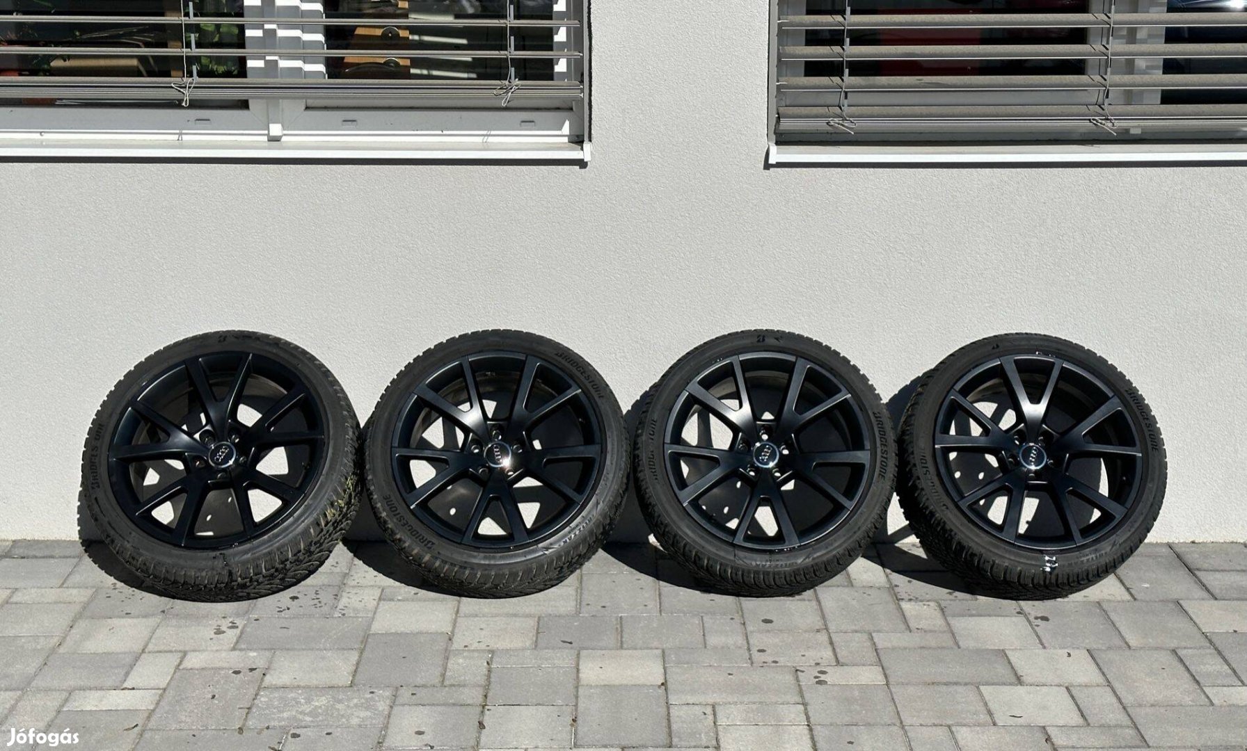 Audi gyári télikerék garnitúra 235/40 R19 gumikkal