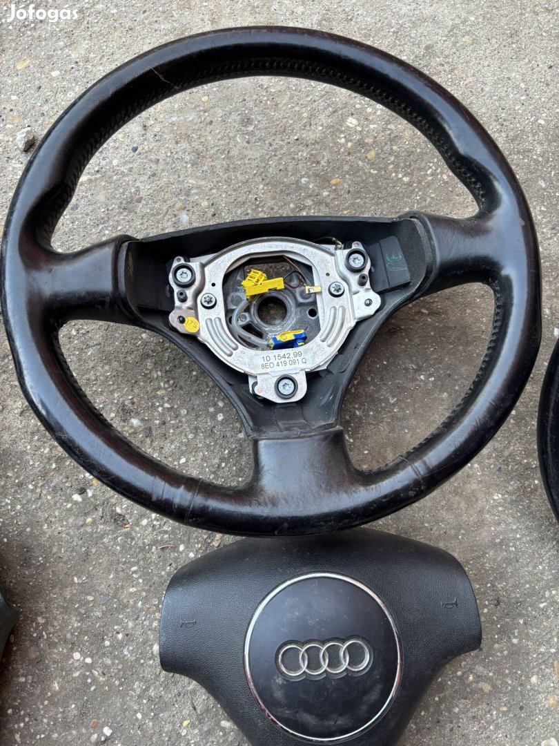Audi kormanyok legzsakkal