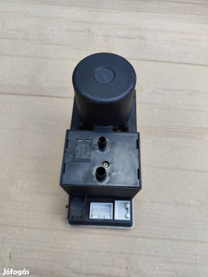 Audi központizár kompresszor 8L0862257