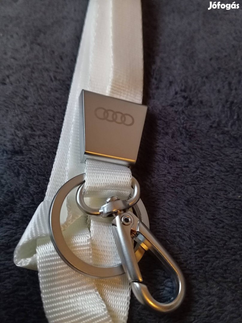 Audi nyakpánt