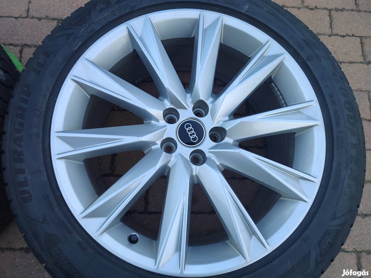 Audi q7 q8 e-tron 20 colos alufelni 25550r20 Goodyear téli