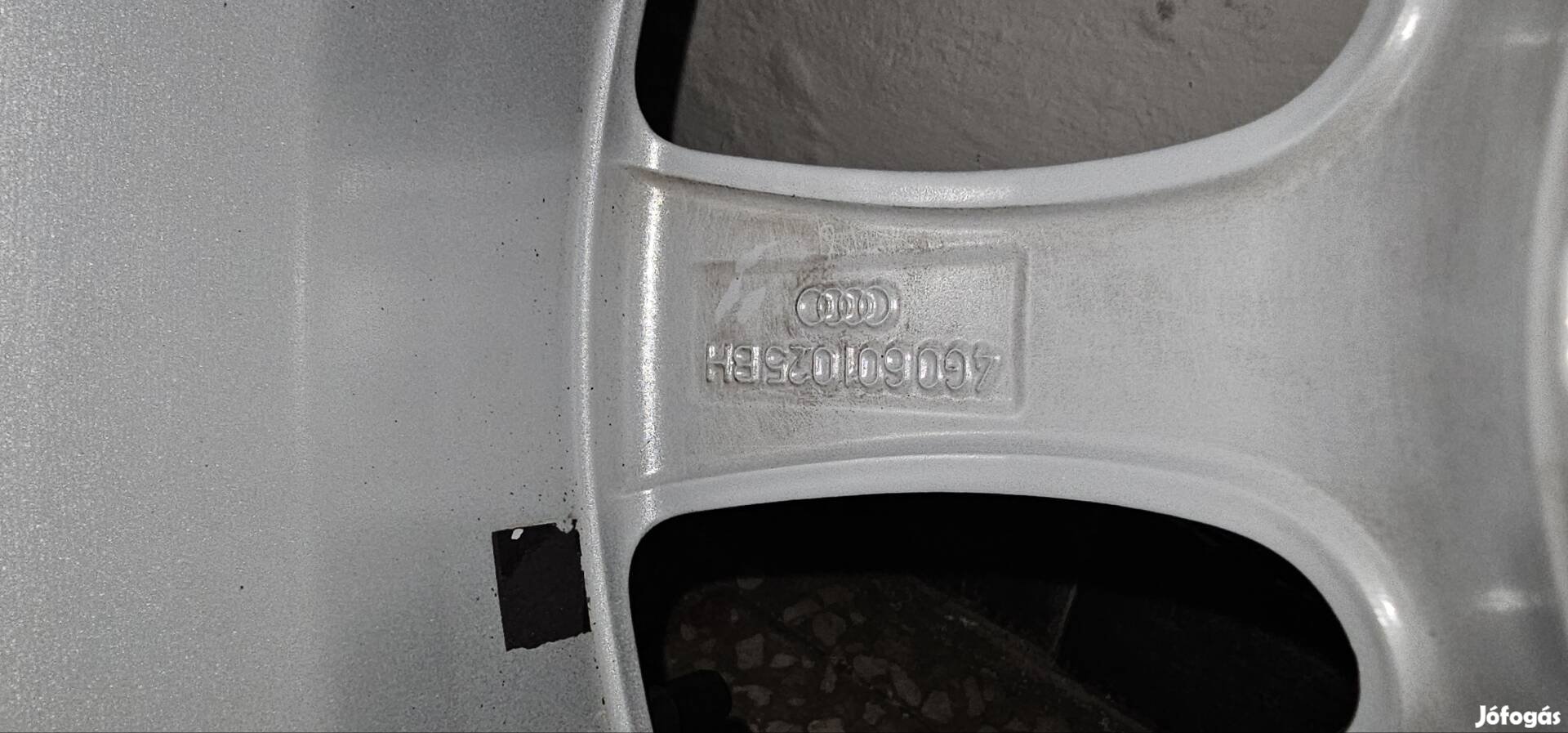 Audi r17 gyári alufelni eladó szép állapot apró hibák