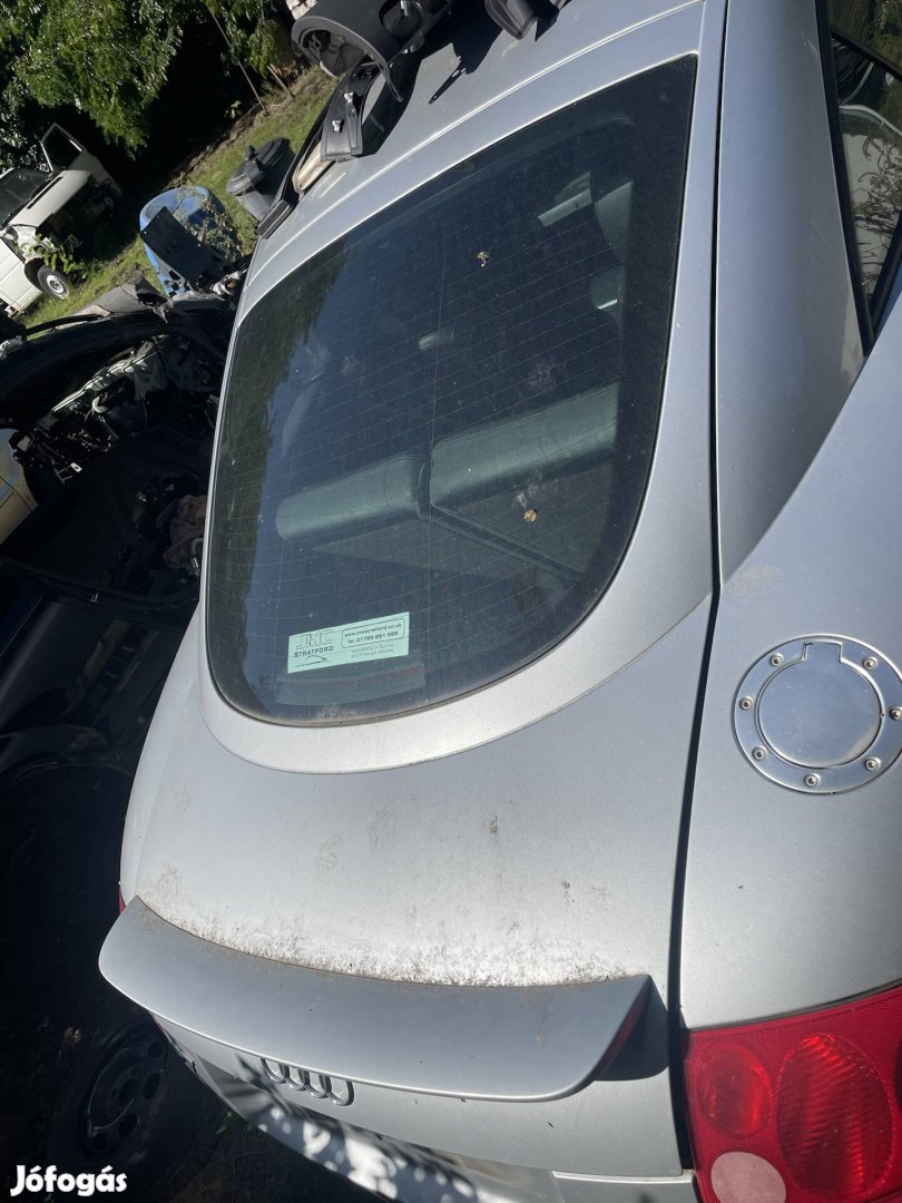 Audi tt 8n Ezust csomagtérajto