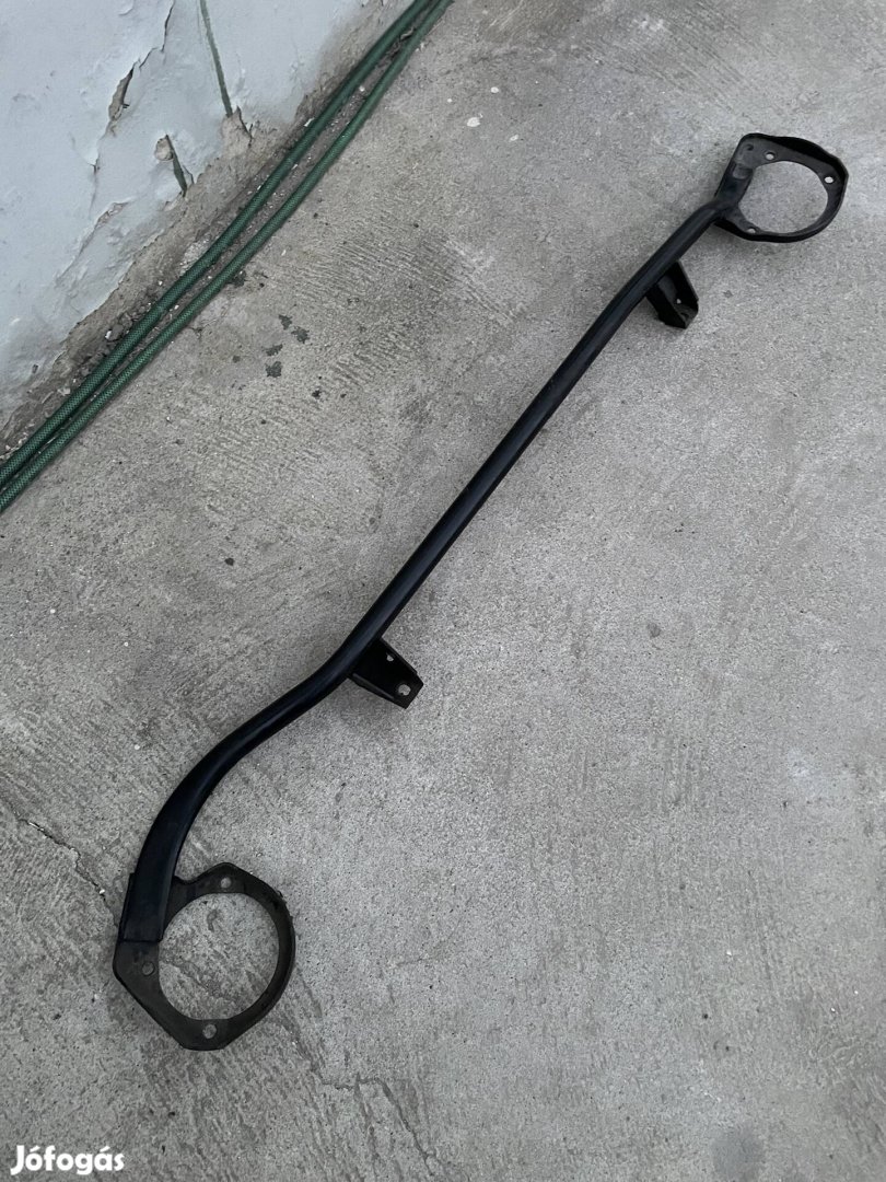 Audi tt 8n Gyari toronymerevito 