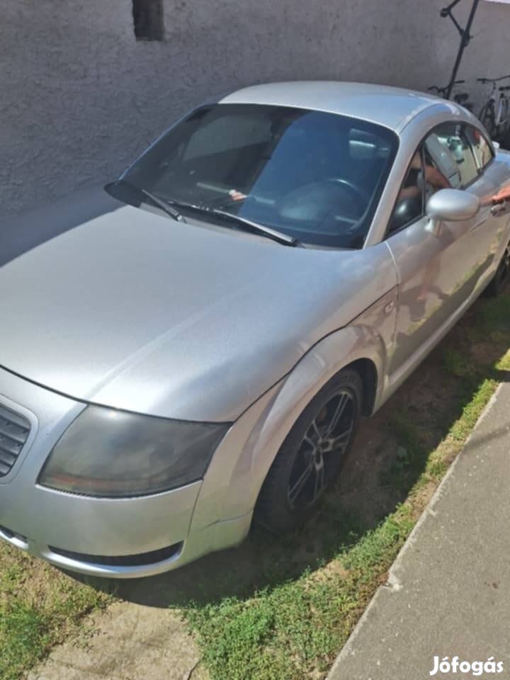 Audi tt coupe 1.8 t 