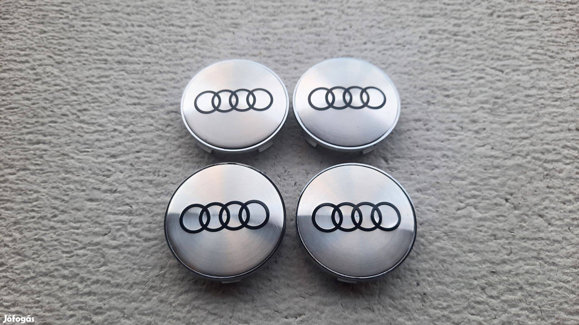 Audi új felni díszkupak közép felnikupak kerékagy kupak 68mm