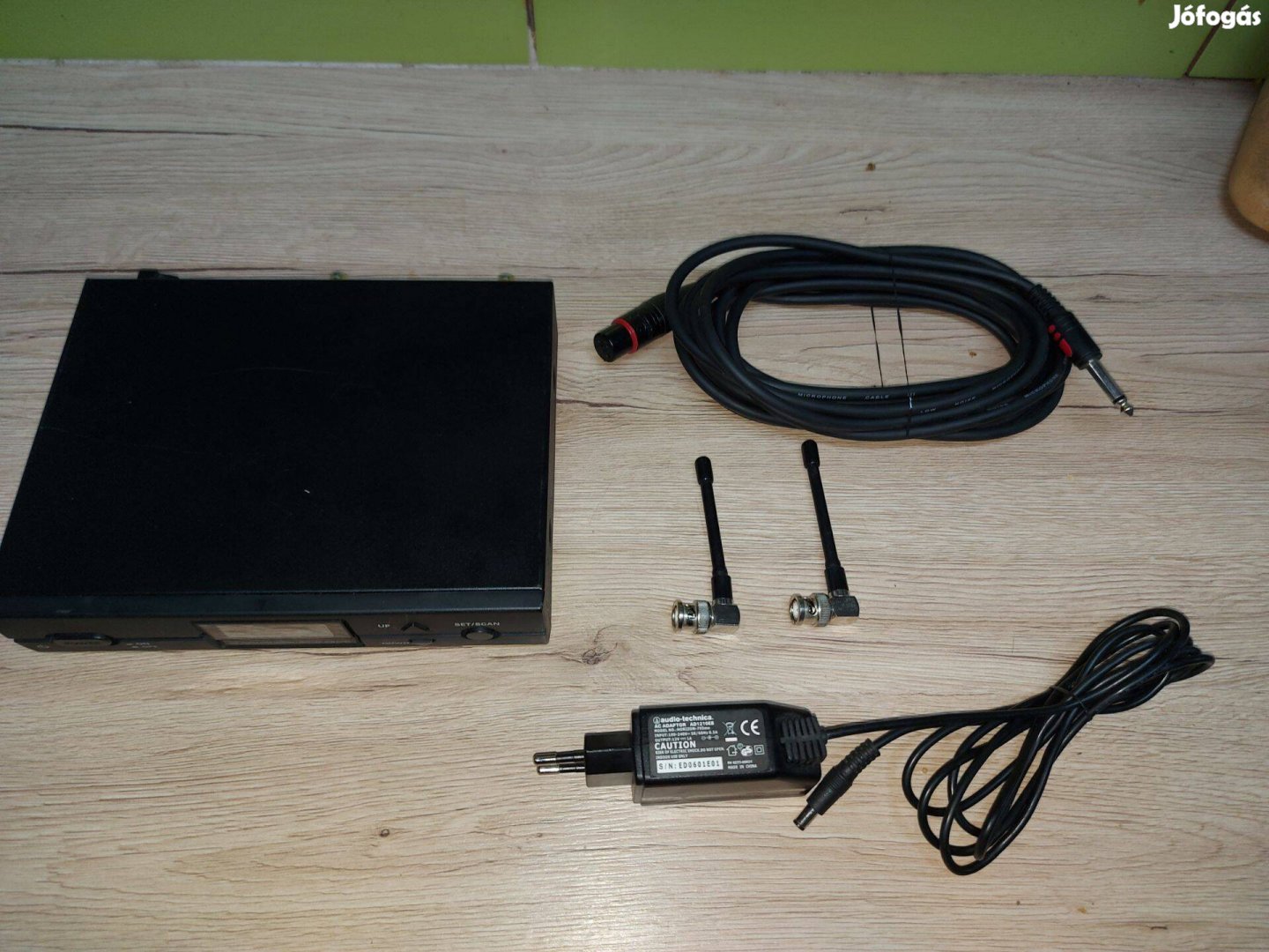 Audio-technica ATW-R2100 Vezetéknélküli erősítő