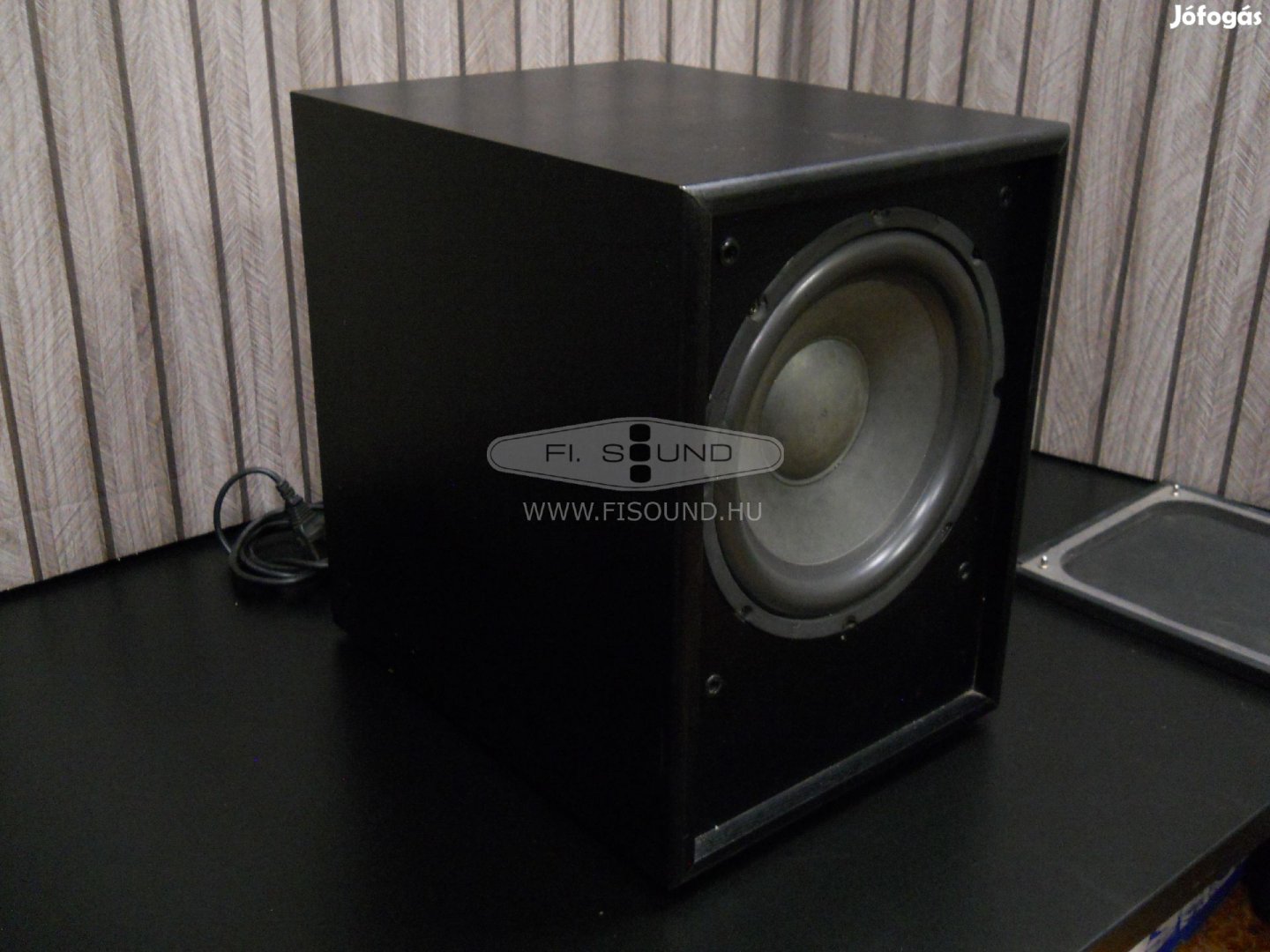 Auna  ,150W,aktív subwoofer 25cm-s méllyel