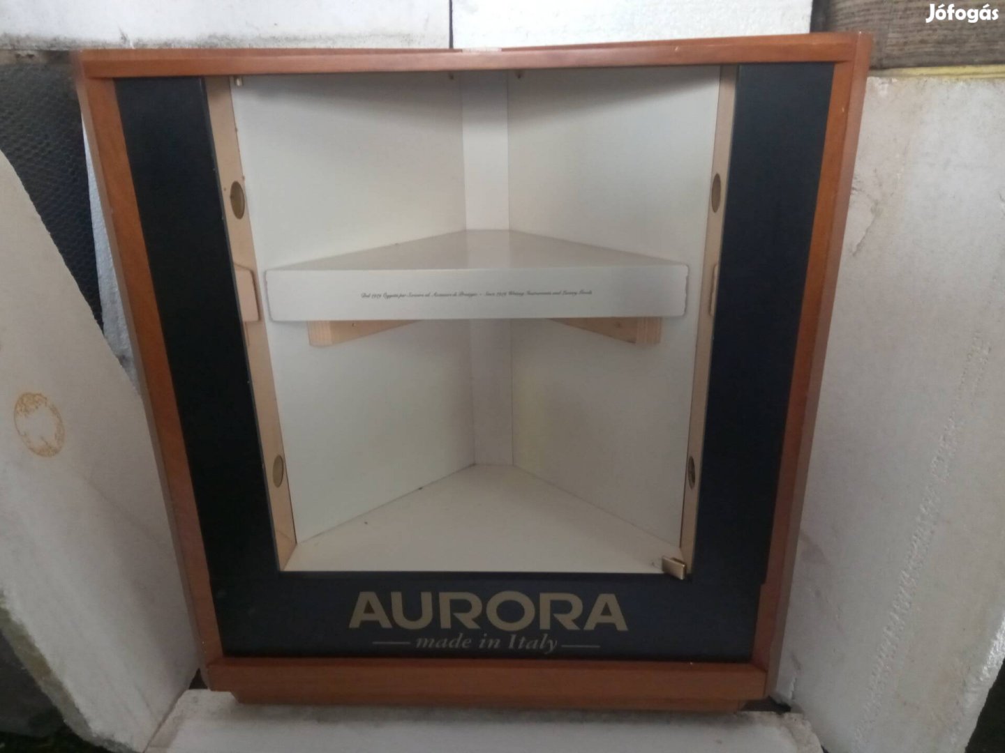 Aurora Design sarokszekrény üzlethelyiségbe!