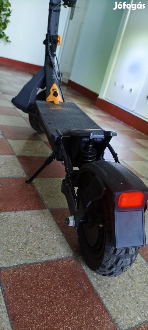 Ausom L1 elektromos roller (2025 model)