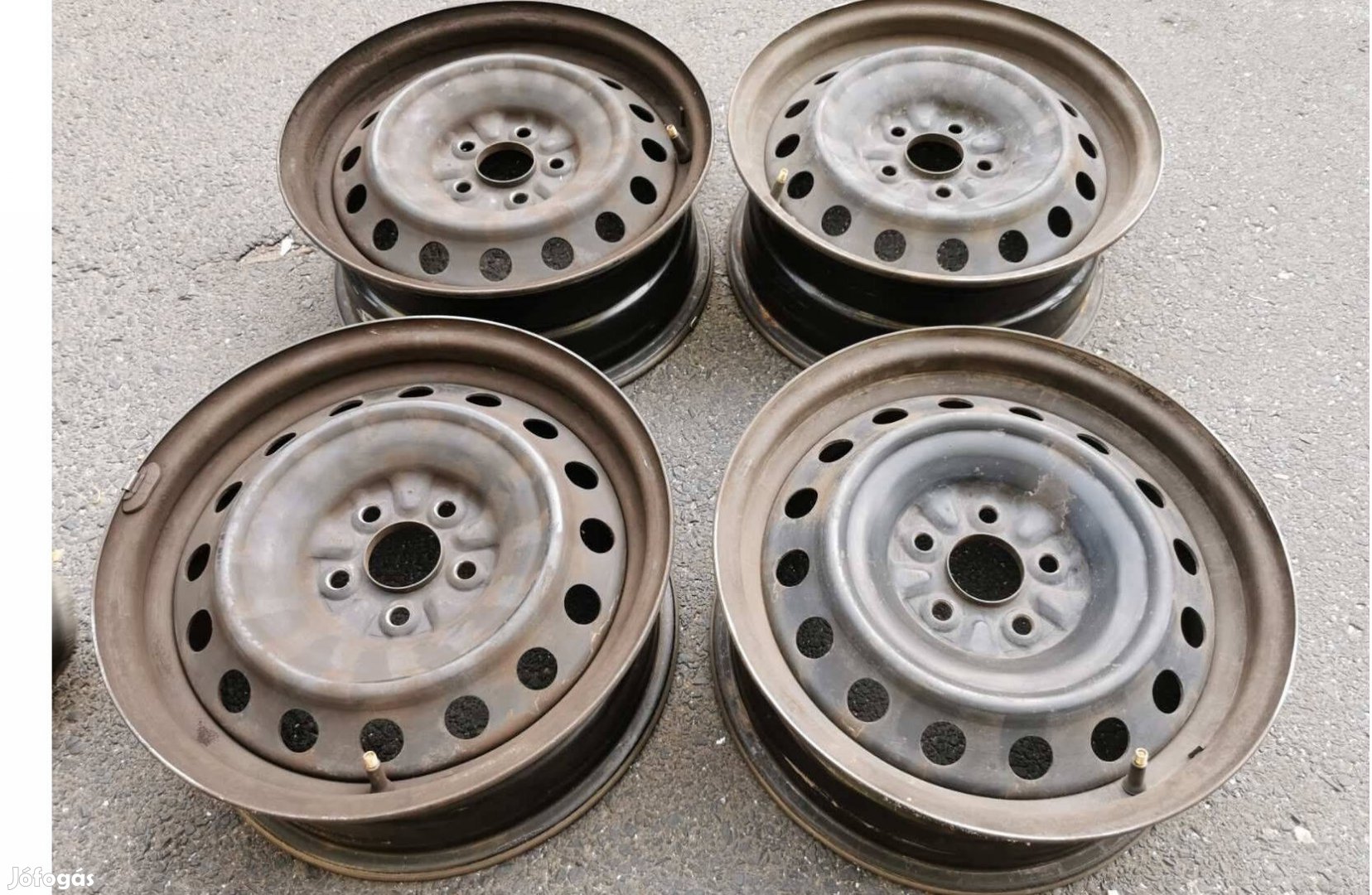 Autó 15" lemez felni 4 db, osztókör 5x100