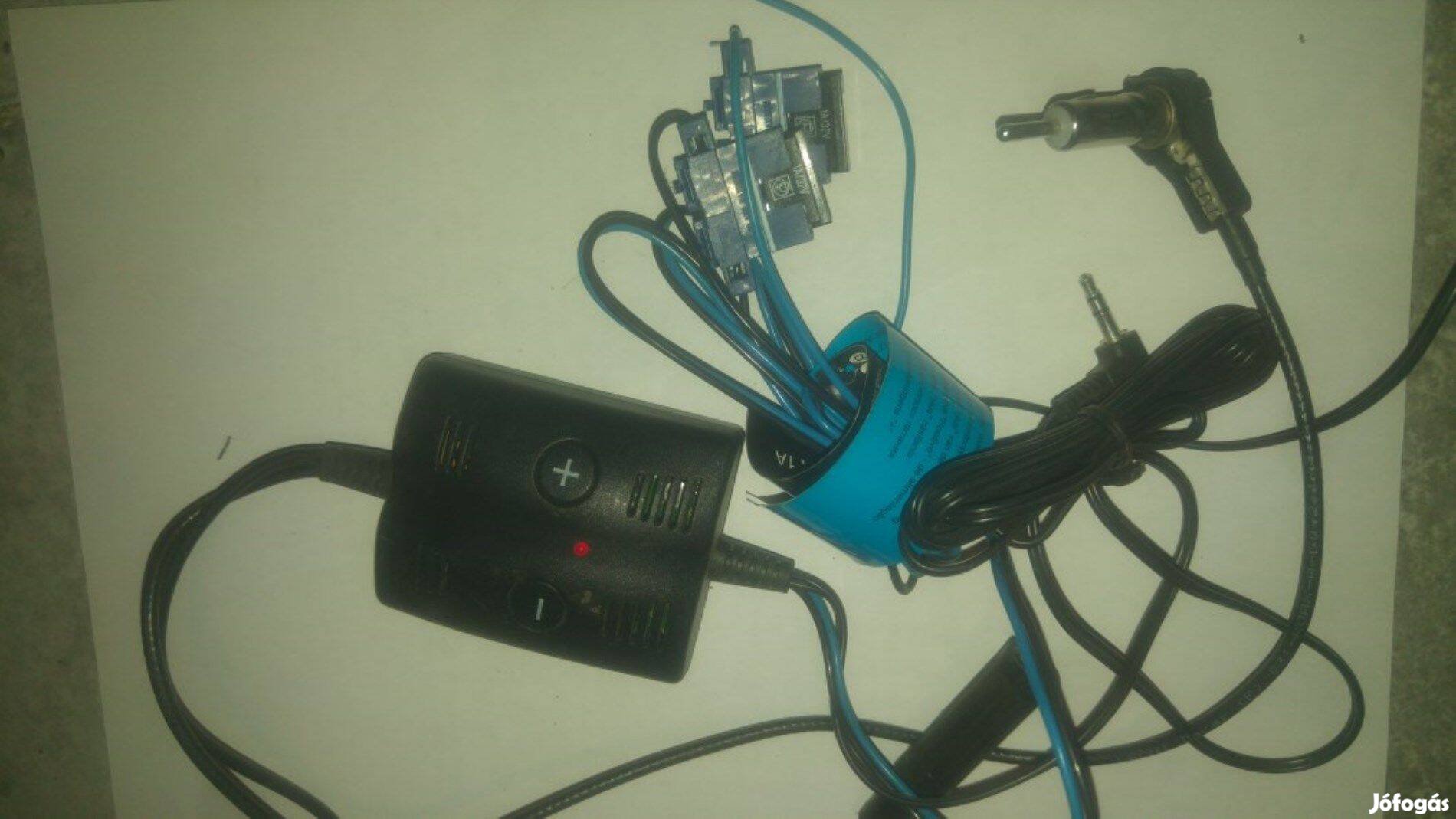 Autó CD adapter 13,8V