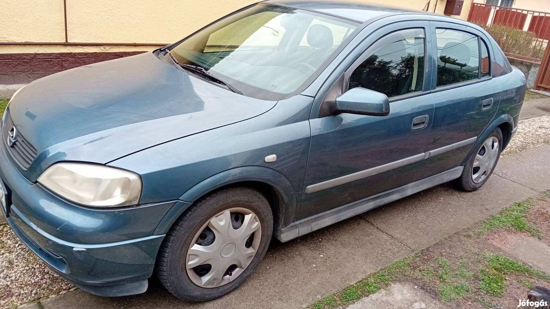 Autó-Opel Astra