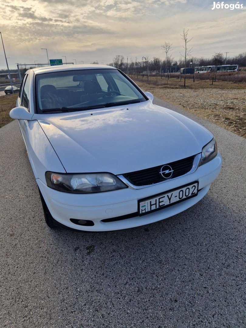 Autó Opel Vectra