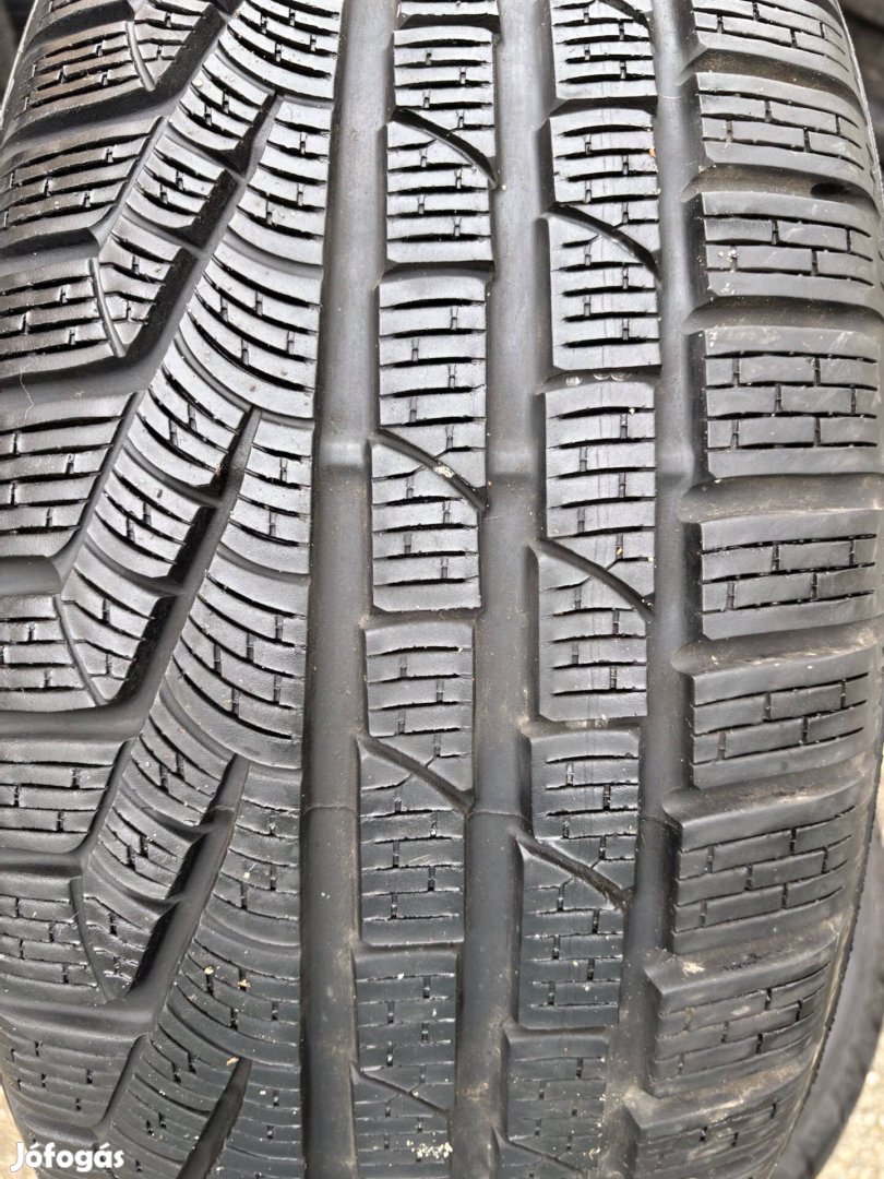 Auto Téli Gumi Tesla Model 3 235/45 R18 