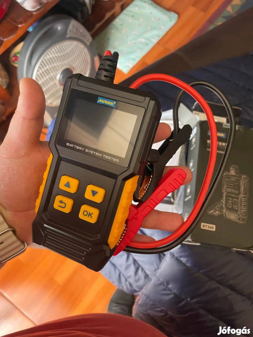 Autó akkumulátor teszter 12-24V