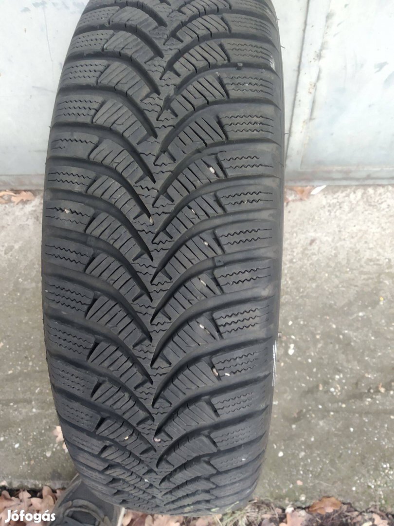 Autó alkatrész gumiabroncs