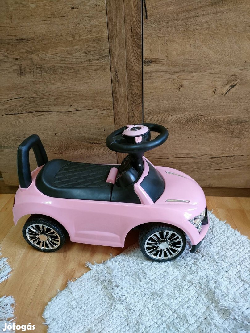 Autó formájú bébitaxi rózsaszín 