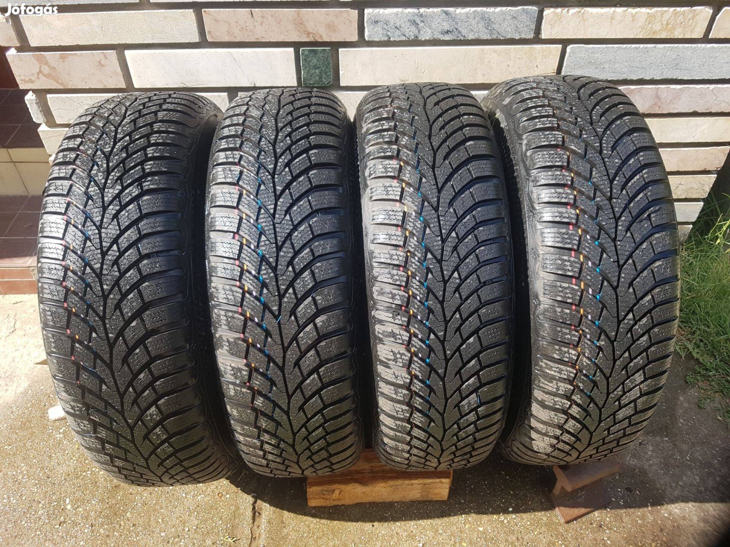 Autó gumi continental winter contact p