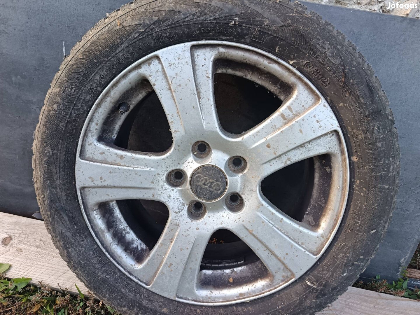 Autó gumi felnin eladó 