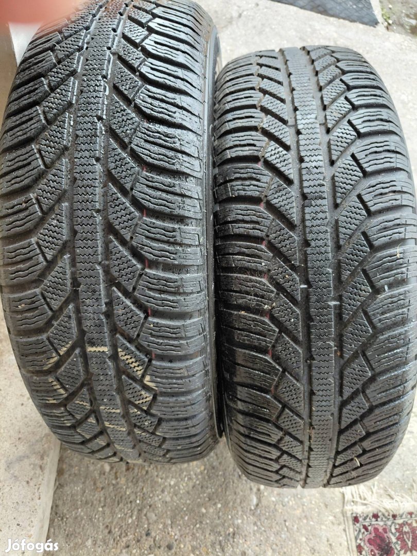 Autó gumi méret 215/