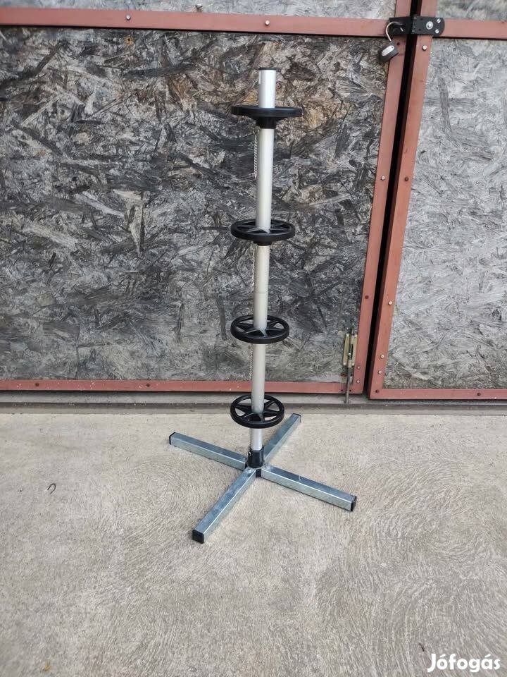 Auto gumi tároló állvány