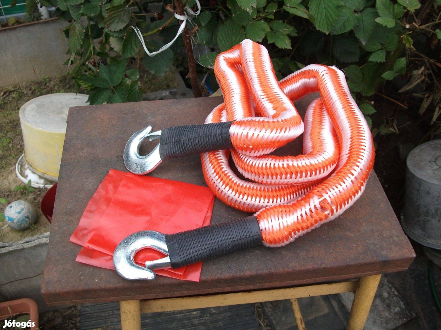 Autó rugalmas vontatókötél