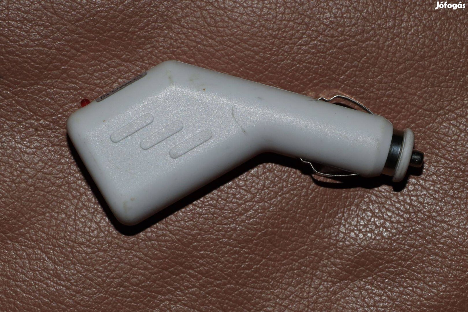 Autó szivargyújtóba tehető USB töltő