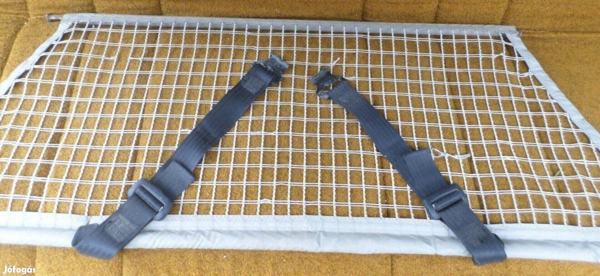 Autó térelválasztó háló kutya rács