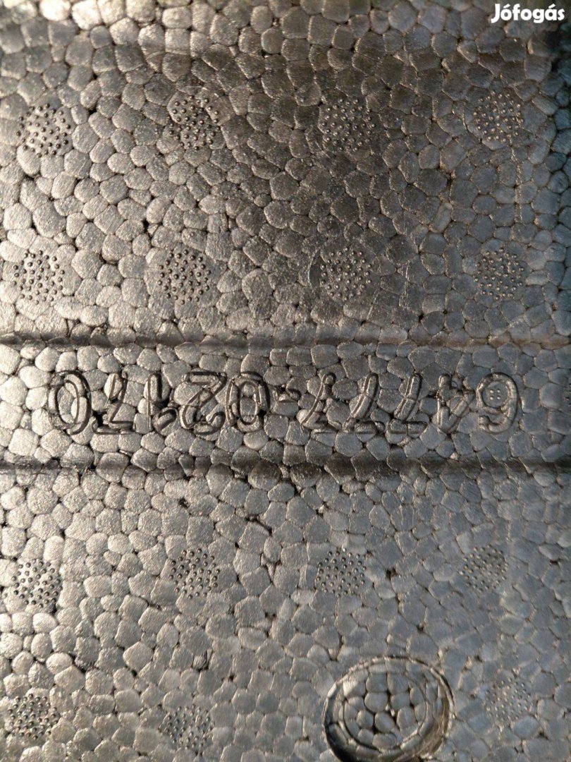 Autóalkatrész Toyota kombi csomagtér rekesz