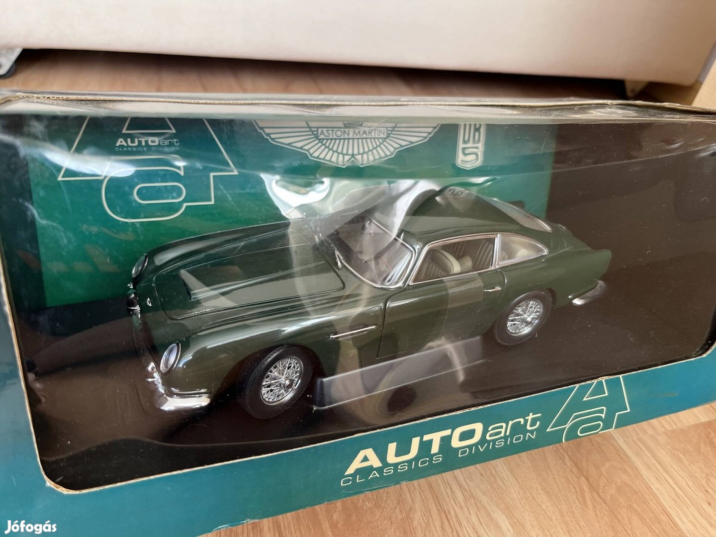 Autoart 70023 Aston Martin DB5 új 1/18 (1:18) dobozában