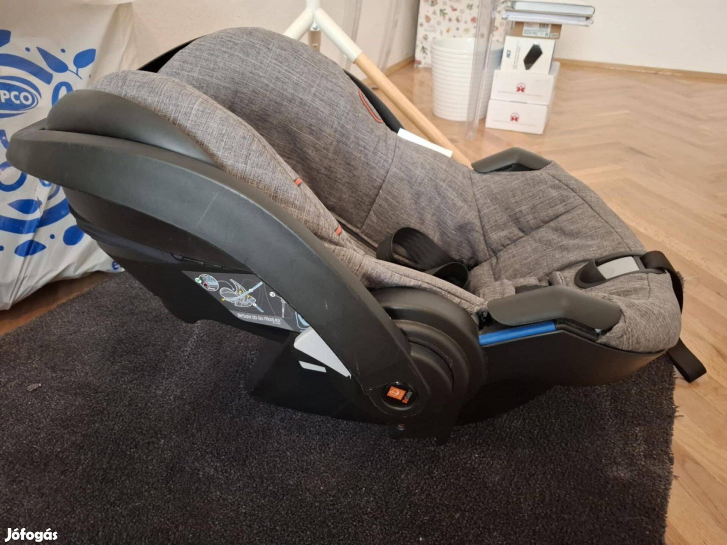Autóban rögzíthető babahordozó (Stokke)
