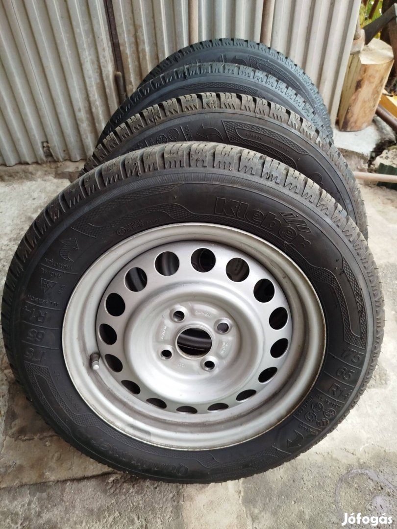 Autógumi acél felnivel