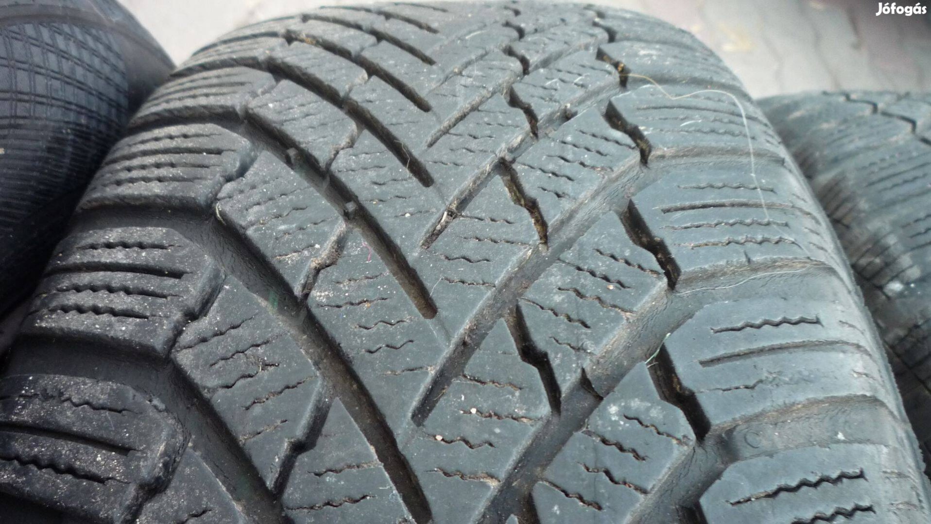 Autógumi acélfelnin 195/65 R 15 Cotinentál eladó