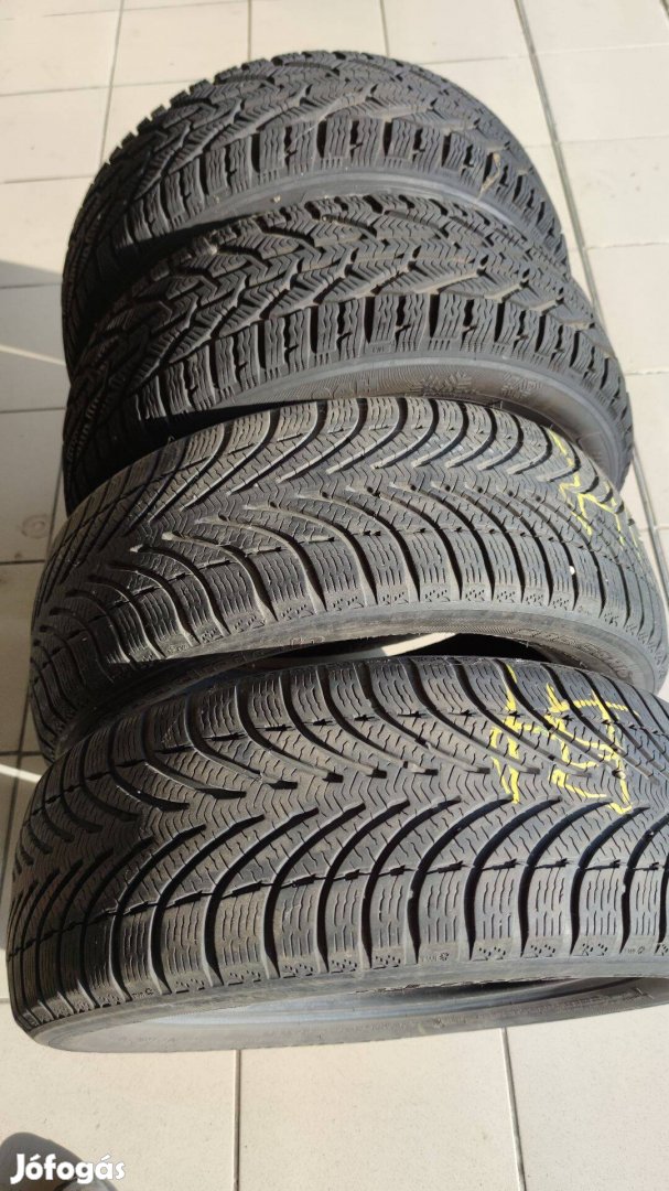 Autógumi gumiabroncs 205/55 R16 Téli