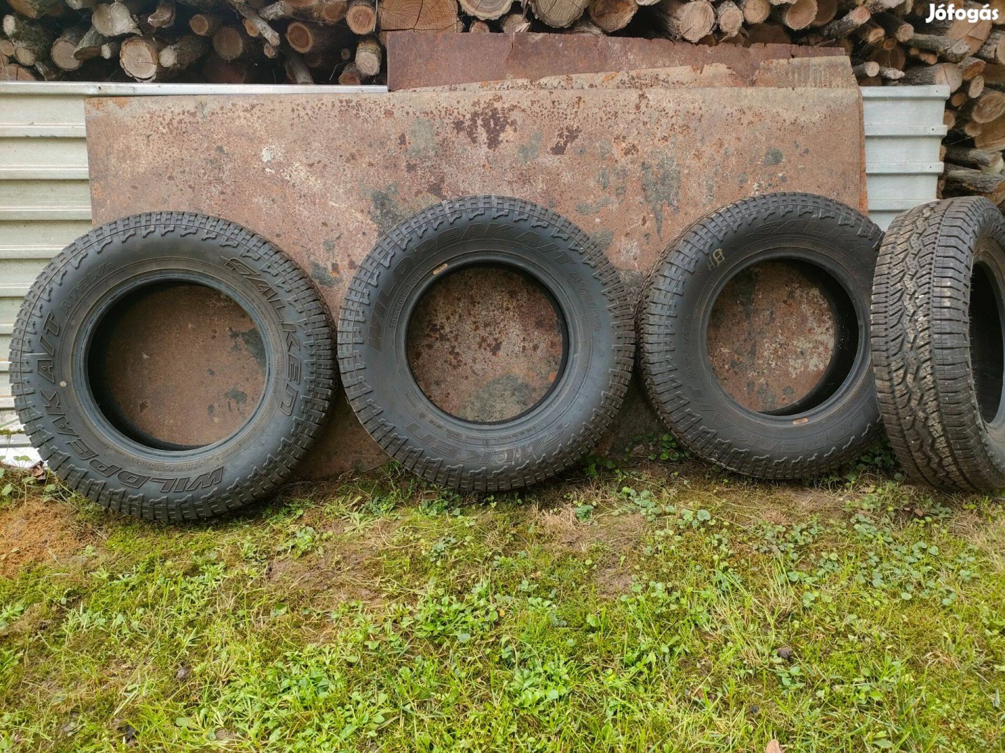 Autógumi újszerű Falken Wildpeak 205R16C 110/108T 4 db eladó