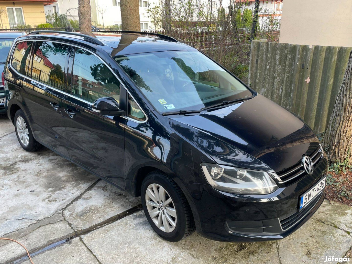 Automata, végig szervizelt, megkímélt VW Sharan eladó valós km-rel!