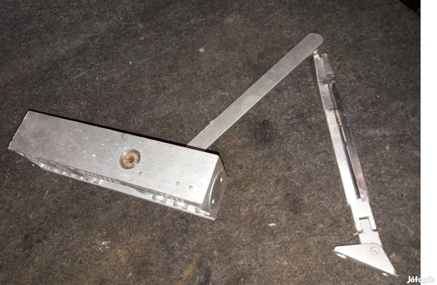 Automata ajtó csukó / záró szerkezet