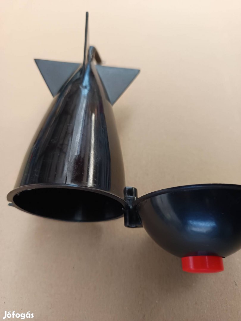 Automata etető bomba