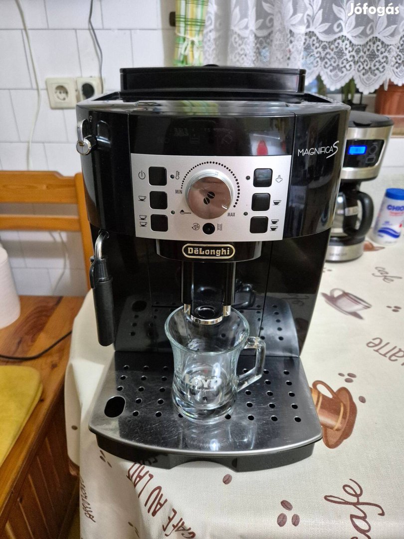 Automata kávéfőző Delonghi Magnifica ingyen futár jura