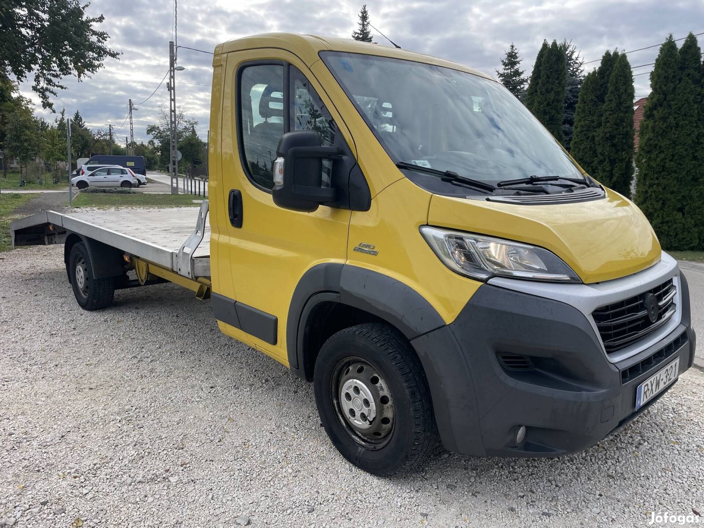 Autómentő autószállító tréler utánfutó bérlés bérelhető bérbeadás